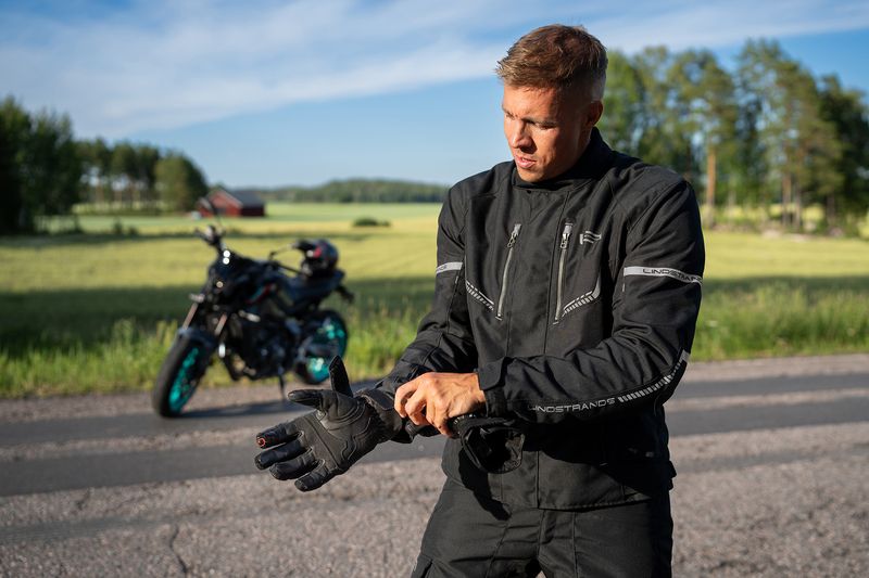 Lindstrands Tekstiljakke Lomsen, svart